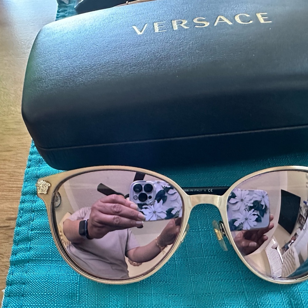 Versace Elegant Gold Sunglasses
